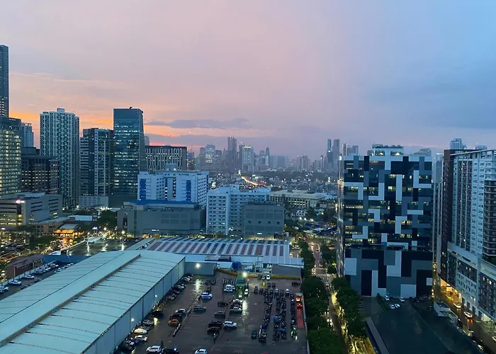 Elegant Bgc With View Apartment