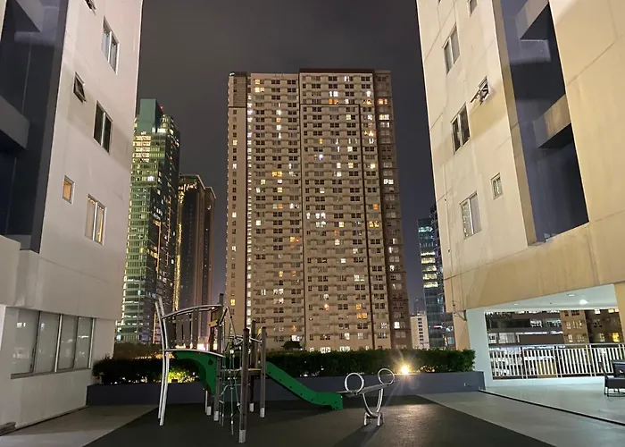 Elegant Bgc With View Apartment